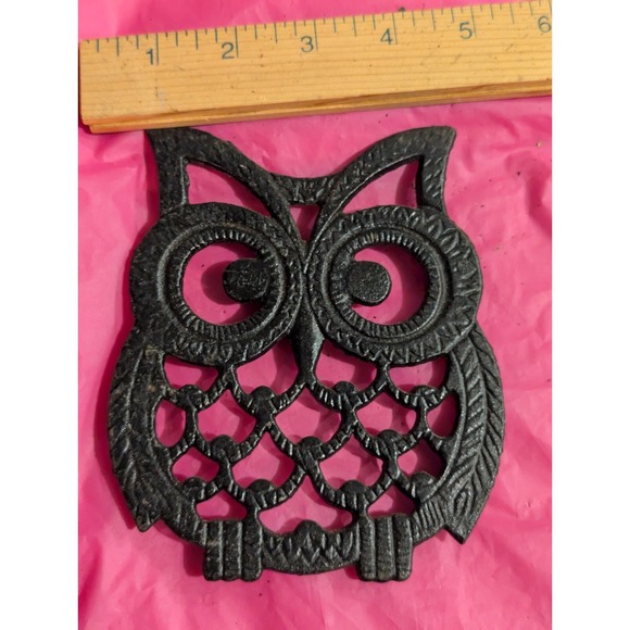 Other - vintage Super cute‎ owl black metal trivet
